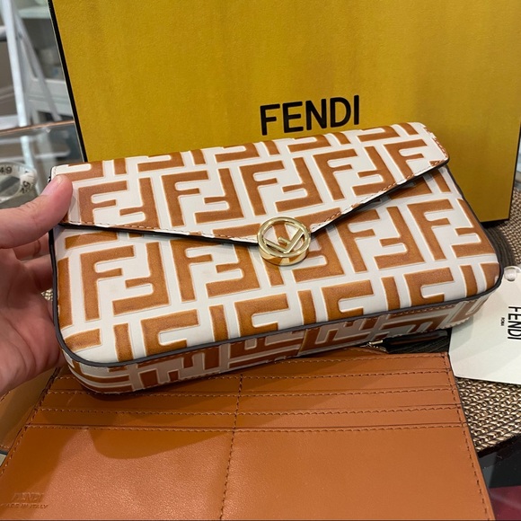 NEW FENDI CHAIN WALLET WITH POUCHES CROSSBODY BAG - Picture 5 of 11